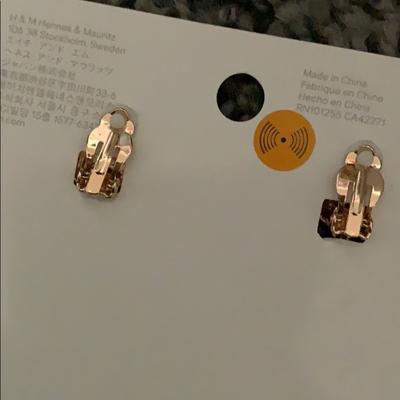 Earrings - Picture 6 of 7